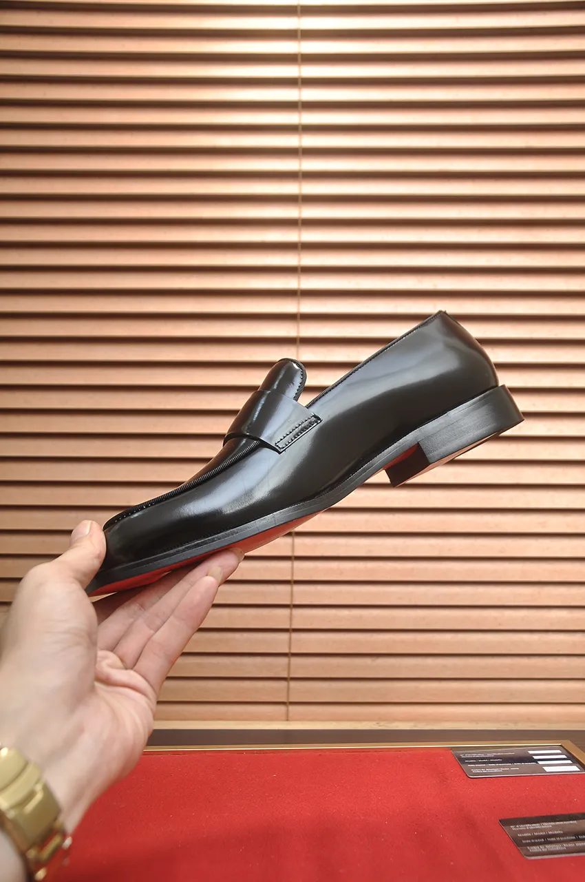 Men's shoes 💰620💶 [Chrstian Loubotin] Red-soled shoes 💋Original mold opening, the highest version on the market, purely handmade ➕Imported cowhide uppers, first-layer water-dyed cowhide lining! Original EU high-gloss outsole. 38 to 45 (45 customized)